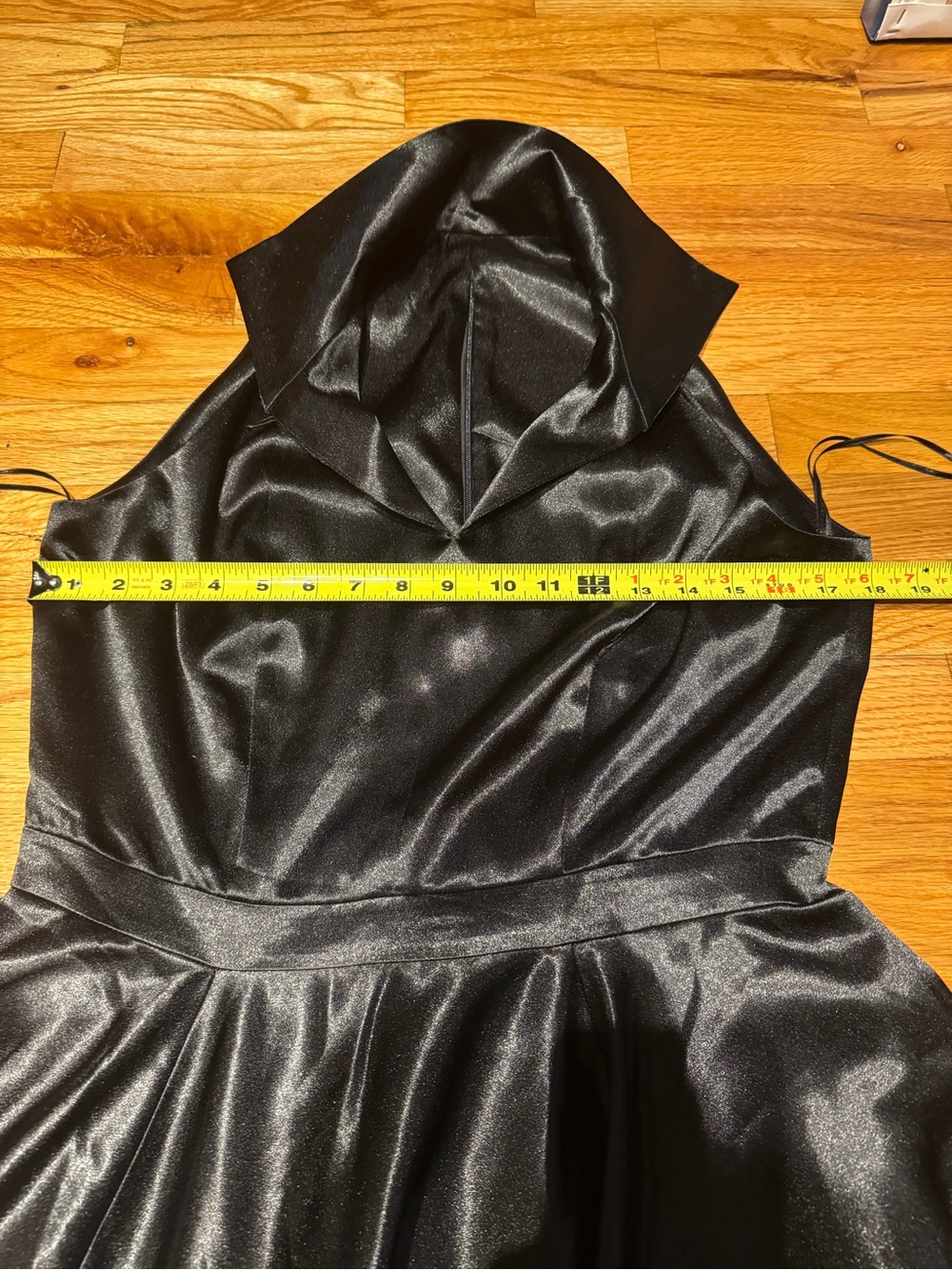 Audrey Hepburn Silk Halter Midi Dress with Collar - Picture 4 of 5